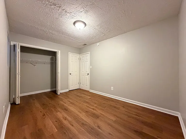 207 Rustwood Dr — Photo 8