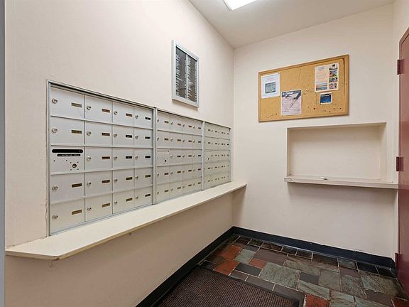 5th image of 35 Stewart Pl