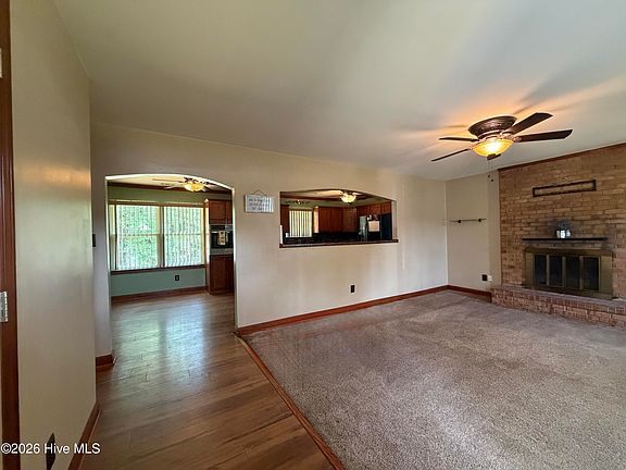 4th image of 714 Conifer Circle