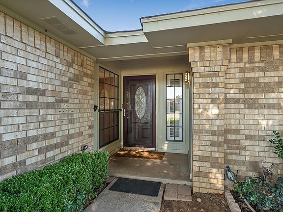 2nd image of 2 Buttercup Cir