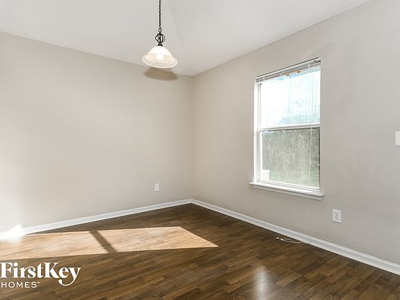 5th image of 470 Moby Dick Dr N