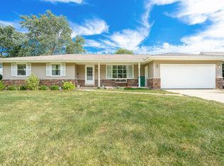 25425 W Willow Dr, Plainfield, IL 60544