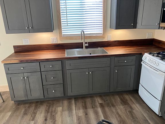 4th image of 909 San Juan Pl