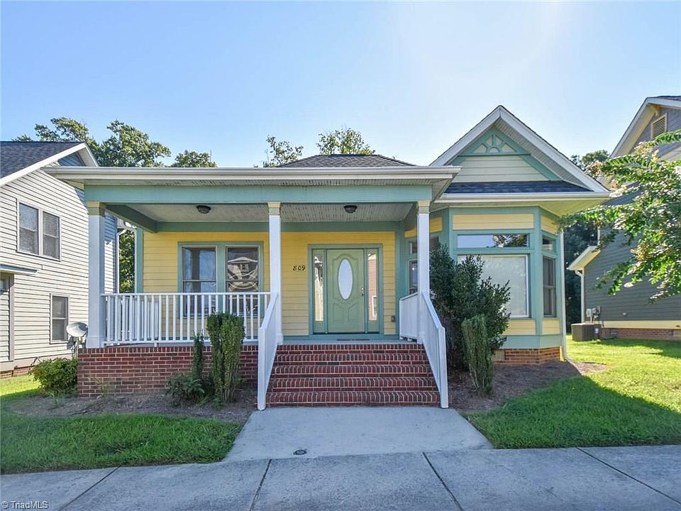 1st image of 809 Green Oaks St