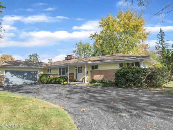 305 Roanoke Dr, Bloomfield Hills, MI 48301