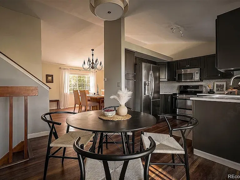 3 bed, 1832 sqft, $3,500 — Photo 4