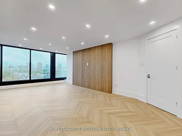 110 Bloor St W #1009 — Photo 18