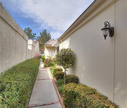 3rd image of 2991 Bel Air Dr