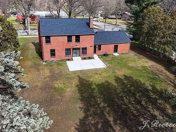 5th image of 2150 Onekama Dr SE