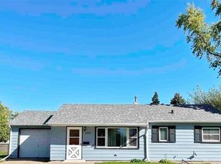 2325 N Michigan Ave, Davenport, IA 52804