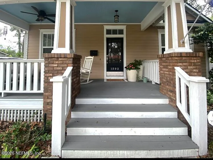 1592 Glendale St — Photo 2