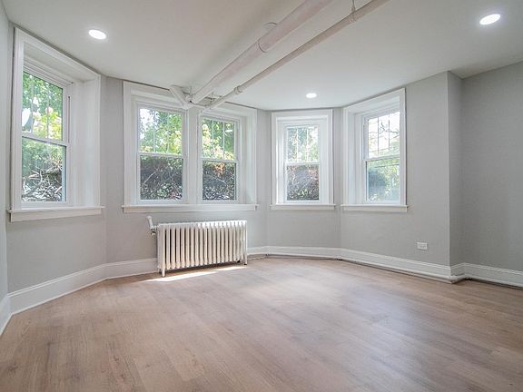 2nd image of 1318 Dewey Ave #1