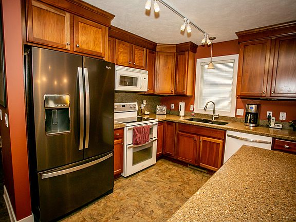 2nd image of 14804 Woodswalk Ct #17