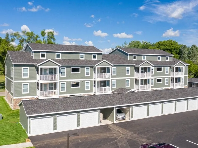 North Hillburn Apartments — Photo 17