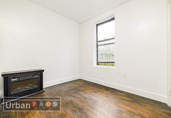 5th image of 133 Starr St APT 1R