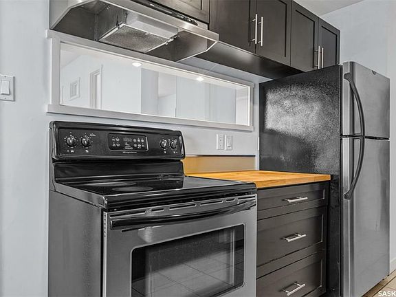 3rd image of 905 4th Ave N #8