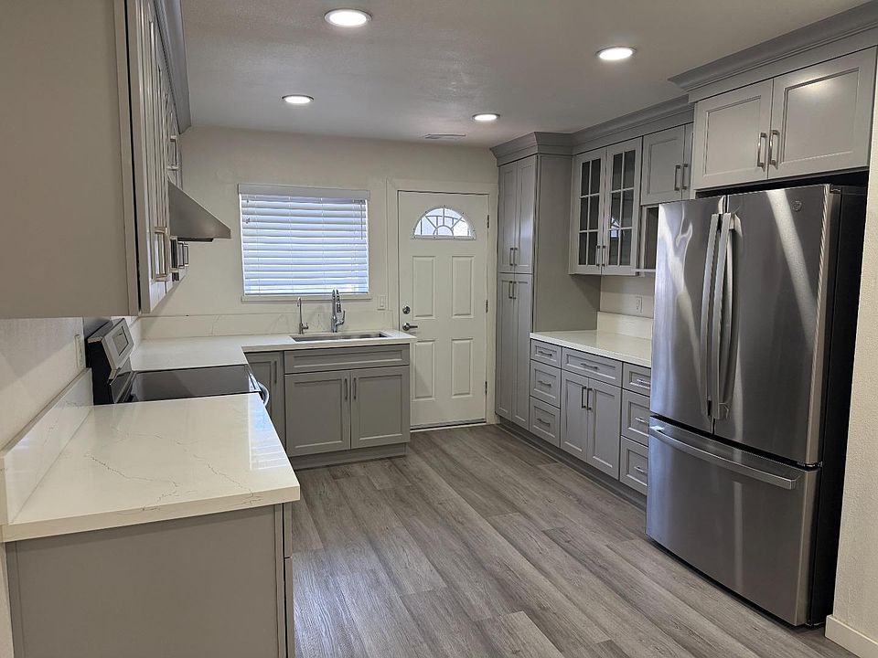 1st image of 595 Cedro St