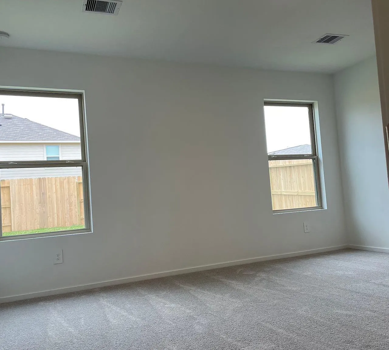 3 bed, 1348 sqft, $1,805 — Photo 4