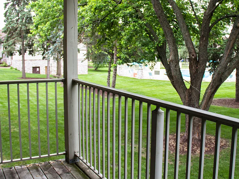 Valley View Apartments Private Patio