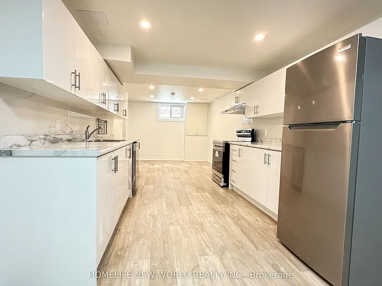 27 Bowhill Cres #BASEMENT — Photo 3