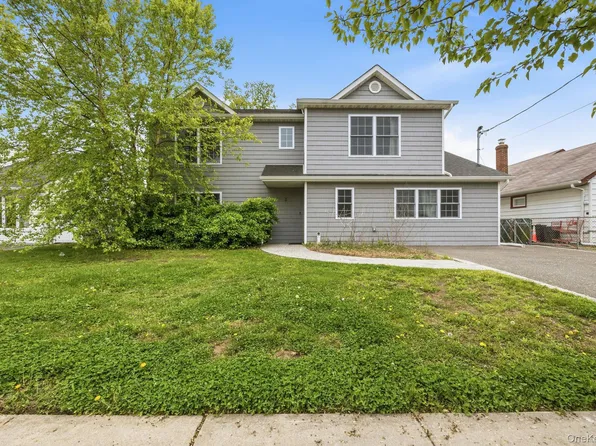 3 Sunrise Street, Plainview, NY 11803