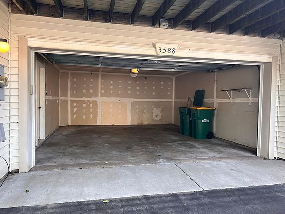 4th image of 3642 Abercrombie Ln