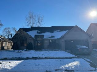 20290 Country Side Dr, Macomb, MI 48044