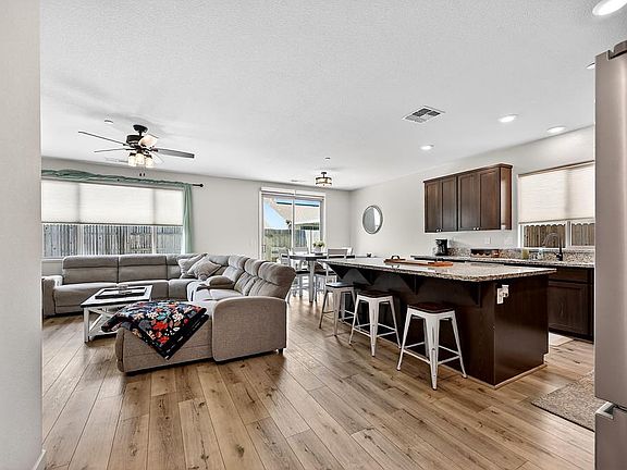 4th image of 5664 Harcrest Dr