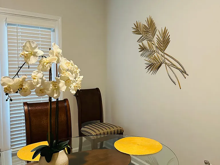 490 Whitby Ct — Photo 45