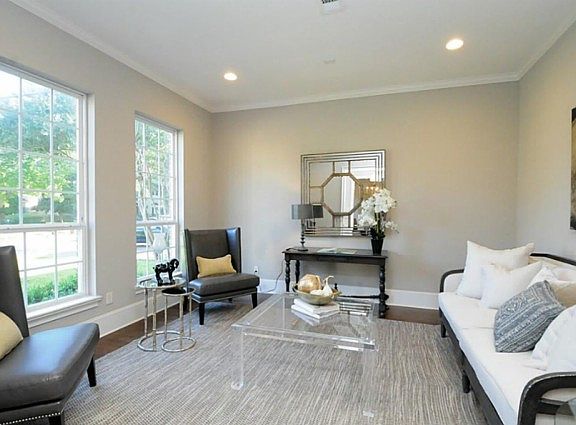 4th image of 4801 Welford Dr