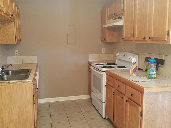 3rd image of 304 Vieux Orleans Cir APT A