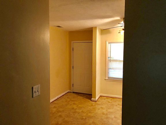 Looking from Living Room to Front Entrance. More pictures to