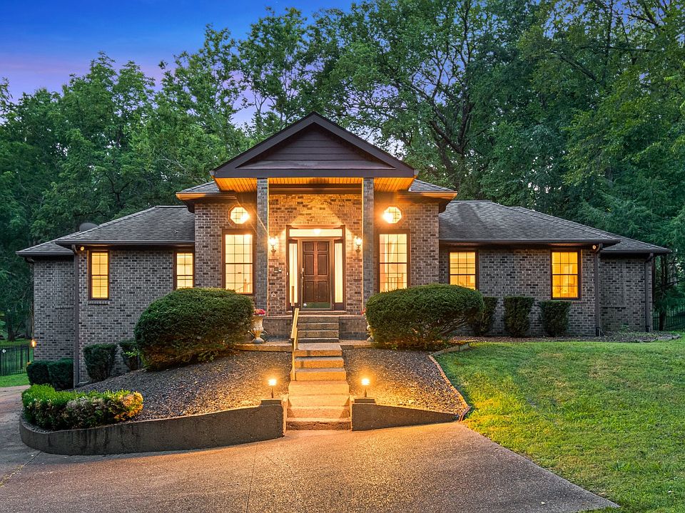 1st image of 1326 Holly Hill Dr