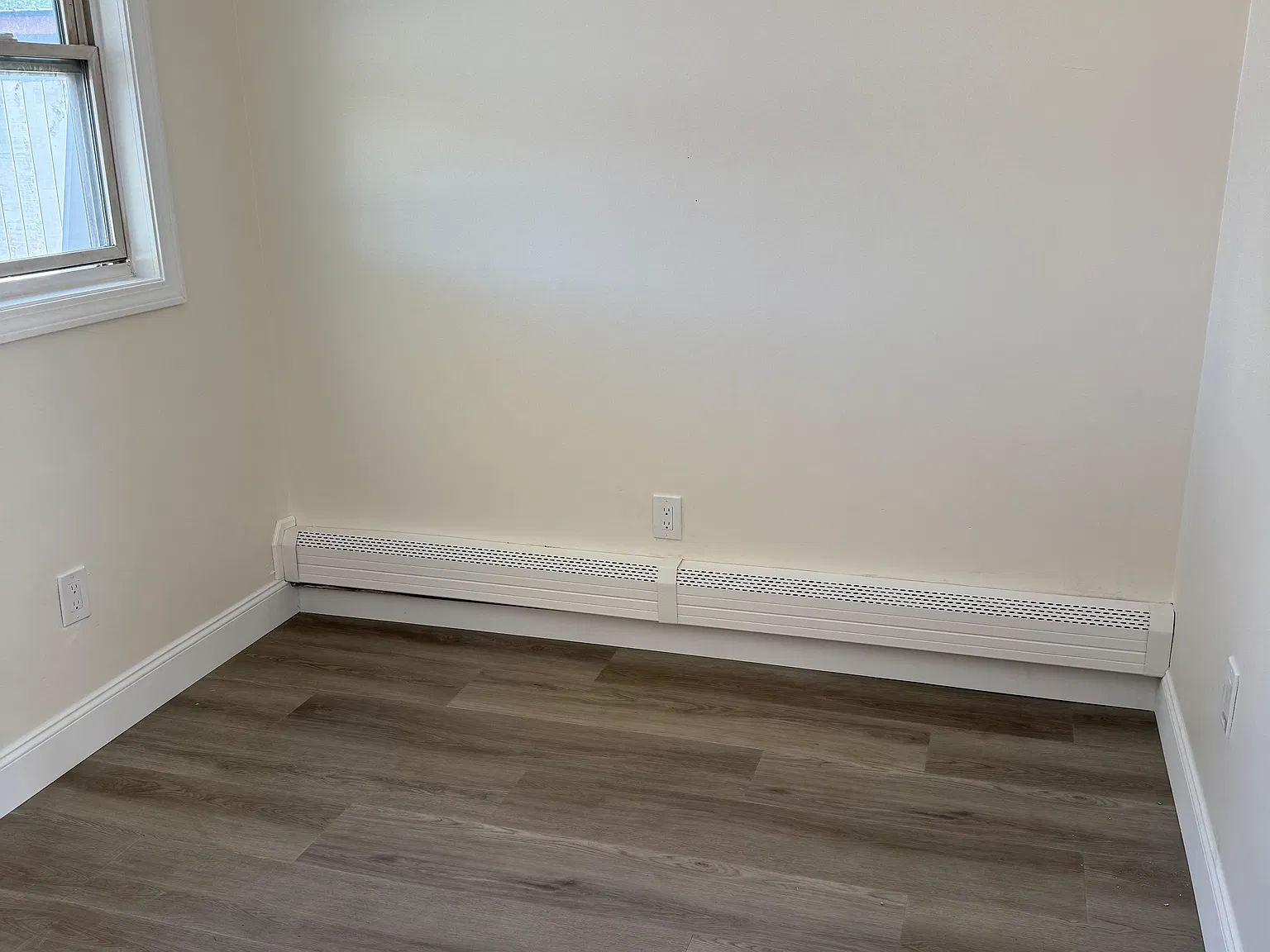 1 bed, 350 sqft, $1,200 — Photo 4