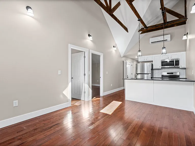 521 Warren St #4 — Photo 18