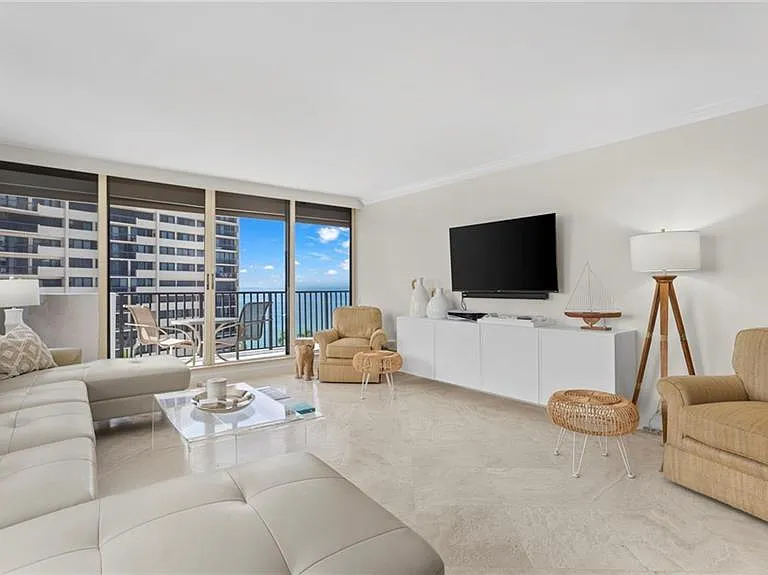 4005 Gulf Shore Blvd N #700 — Photo 18