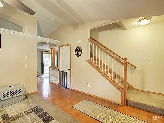 5th image of 2824 77th Drive NE