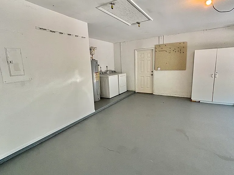 1715 SE 6th Ln — Photo 28