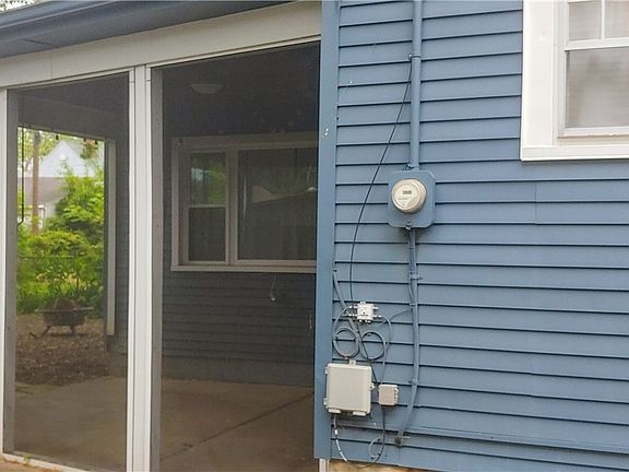 4th image of 114 Stanford Ave