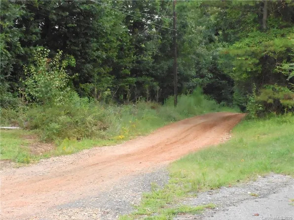 7950 Mocassin Dr, Sherrills Ford, NC 28673