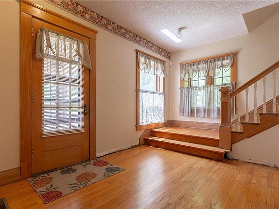 4th image of 2601 Felix St