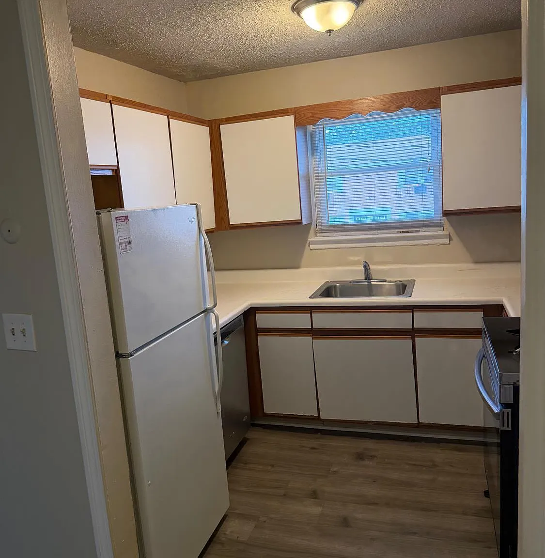 2 bed, 1.0 bath, $2,000 — Photo 2