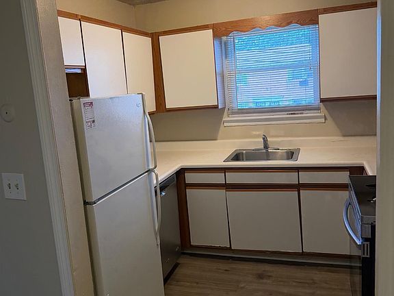 2nd image of 289 Main St APT 4B
