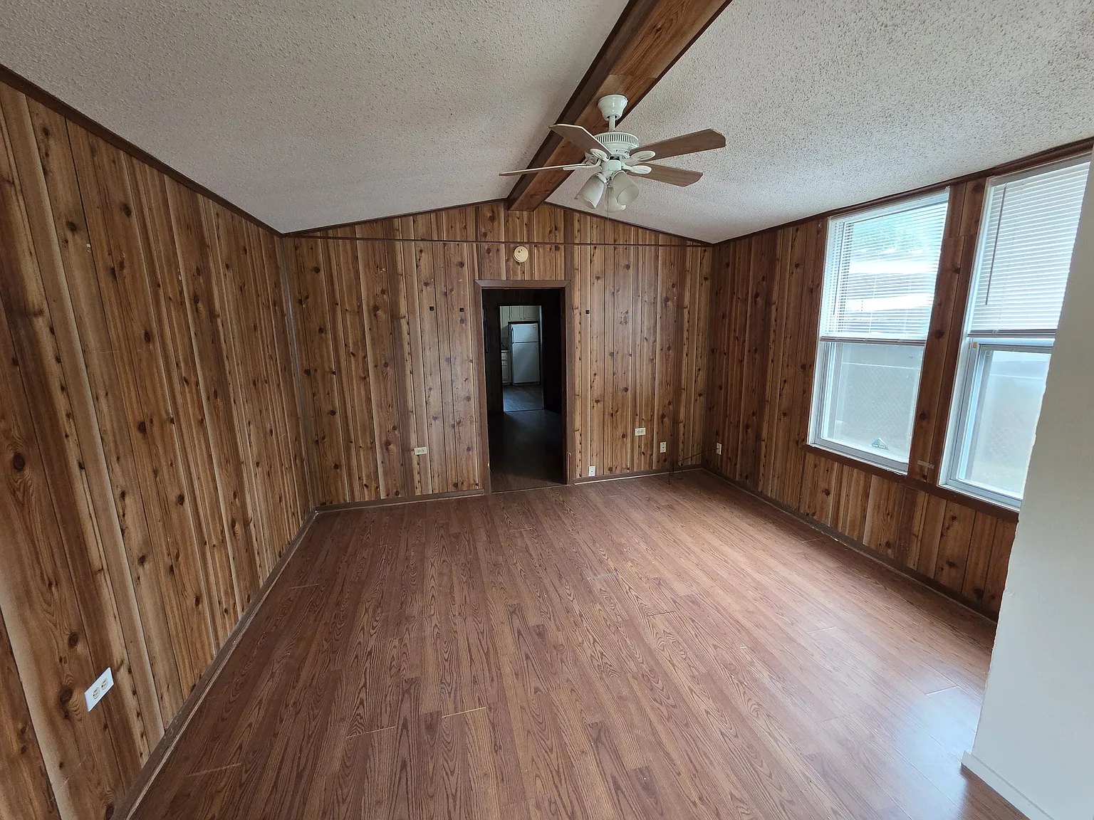 2 bed, 1120 sqft, $1,350 — Photo 2