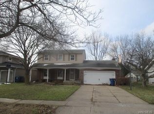 234 Willow Green Dr, Amherst, NY 14228
