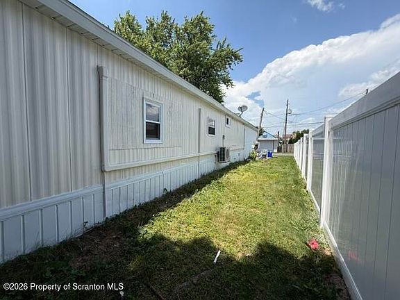 5th image of 133 Thirwell Ave