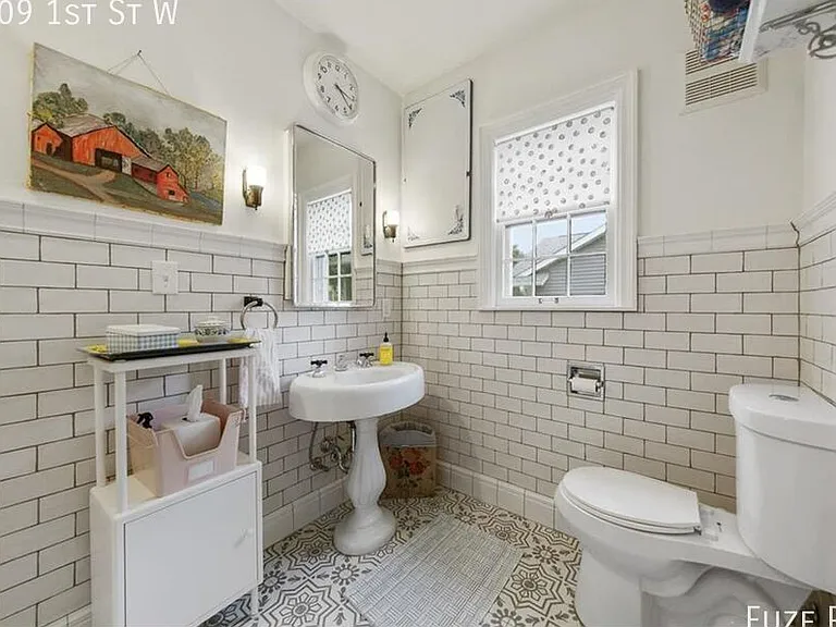 809 1st St W — Photo 3