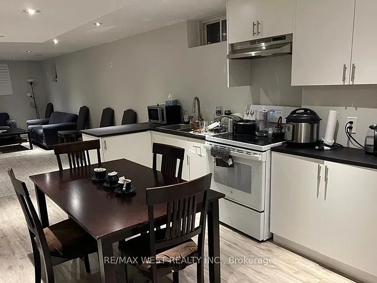 82 Antique Dr #BASEMENT — Photo 3