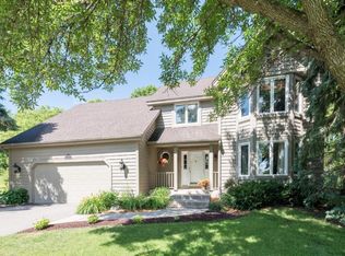 7197 Lookout Ct, Eden Prairie, MN 55346