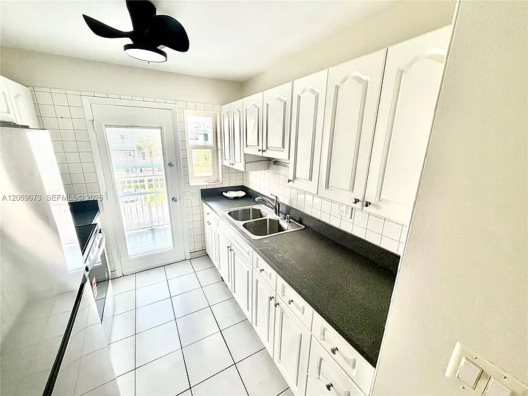3922 NE 166th St #S306 — Photo 4